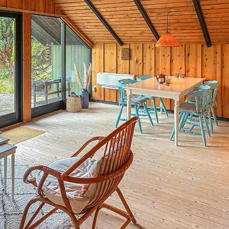 2 Bedroom Beautiful In Holiday home